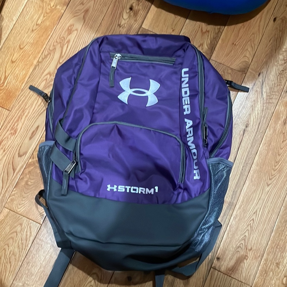 UNDERARMOUR STORM 1 BACK PACK IN PURPLE